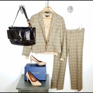 Theory 2 piece suit size 10